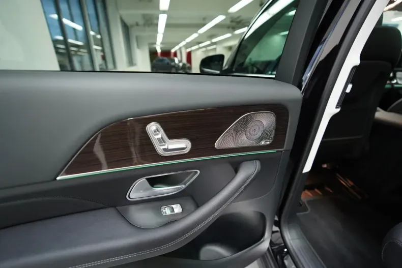 Mercedes-Benz GLS 350 din 2025 cu 22.700 km - oferta MER152957 - foto 45