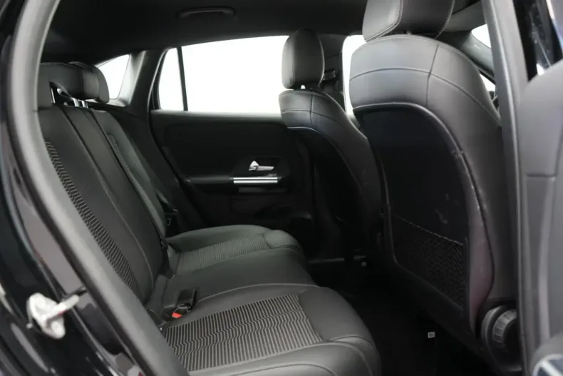 Mercedes-Benz GLA 200 din 2021 cu 97.000 km - oferta MER152973 - foto 7