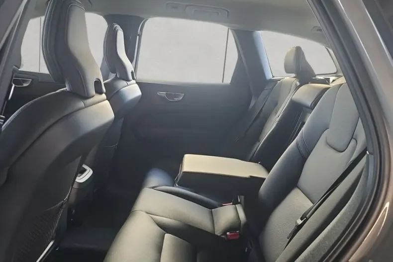 Volvo XC60 din 2024 cu 12.516 km - oferta VOL152974 - foto 15