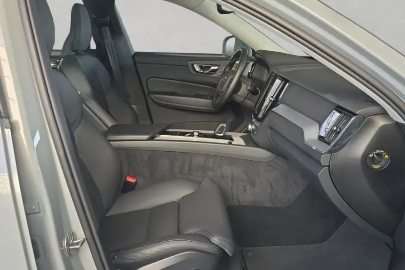 Volvo XC60 din 2024 cu 12.516 km - oferta VOL152974 - foto 16