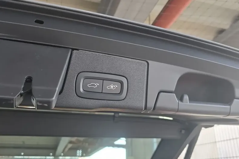 Volvo XC60 din 2024 cu 12.516 km - oferta VOL152974 - foto 21