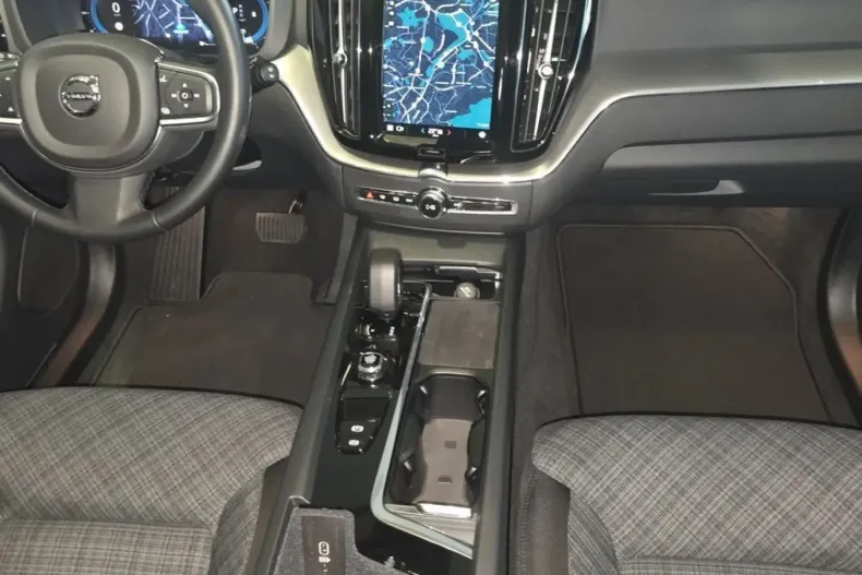 Volvo XC60 din 2024 cu 16.917 km - oferta VOL152975 - foto 12