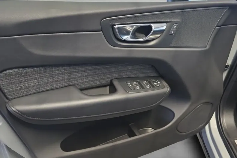 Volvo XC60 din 2024 cu 16.917 km - oferta VOL152975 - foto 14