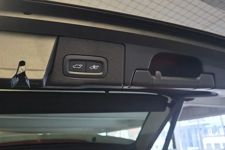 Volvo XC60 din 2024 cu 16.917 km - oferta VOL152975 - foto 19