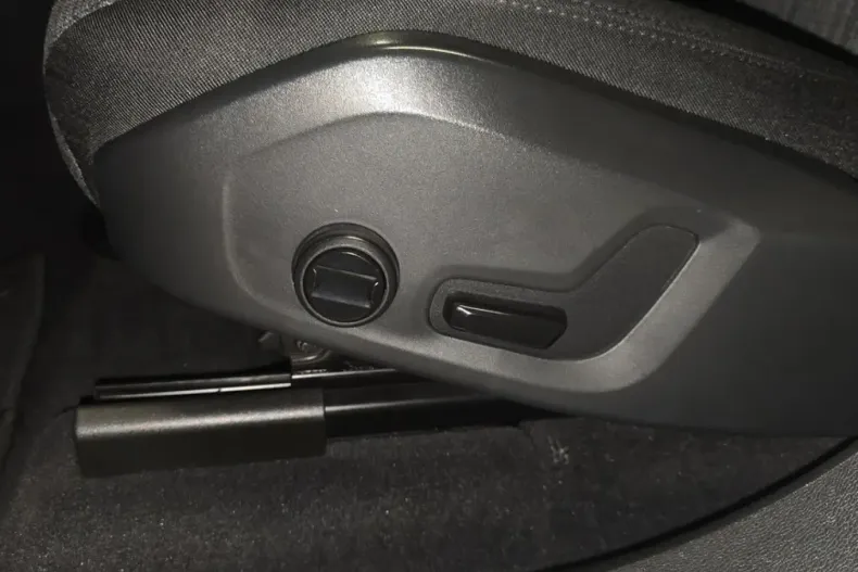 Volvo XC60 din 2024 cu 16.917 km - oferta VOL152975 - foto 20