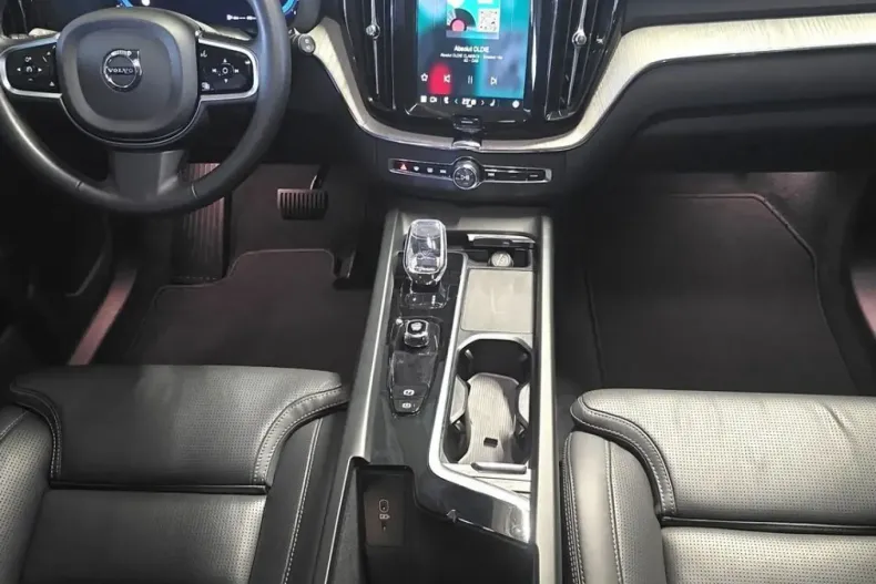 Volvo XC60 din 2024 cu 19.823 km - oferta VOL152976 - foto 11