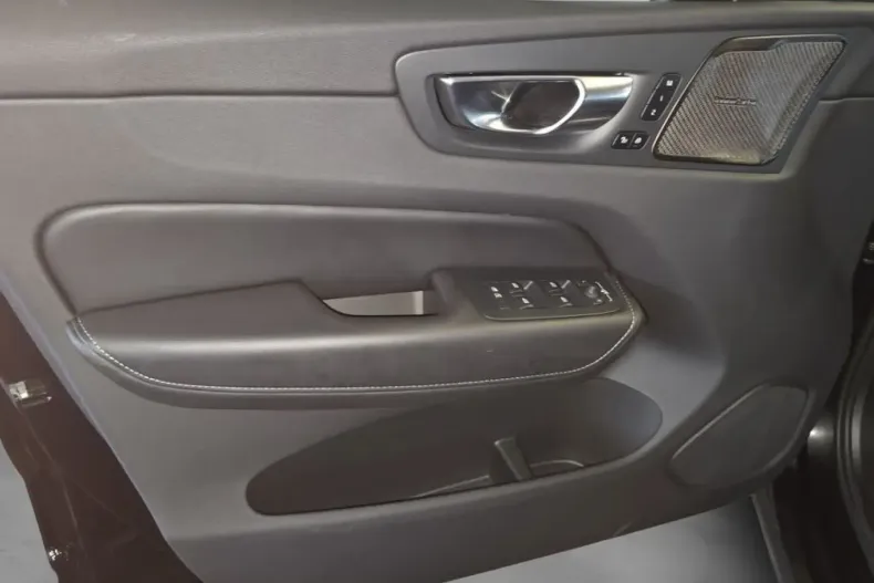 Volvo XC60 din 2024 cu 19.823 km - oferta VOL152976 - foto 14