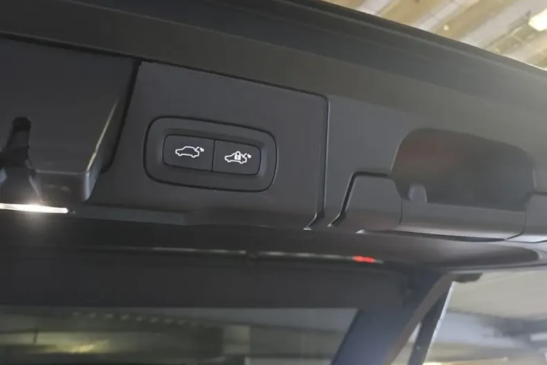 Volvo XC60 din 2024 cu 19.823 km - oferta VOL152976 - foto 18