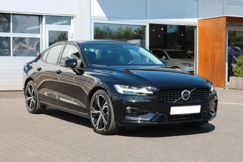 Volvo S60 din 2023 cu 10.500 km - oferta VOL152978 - foto 1