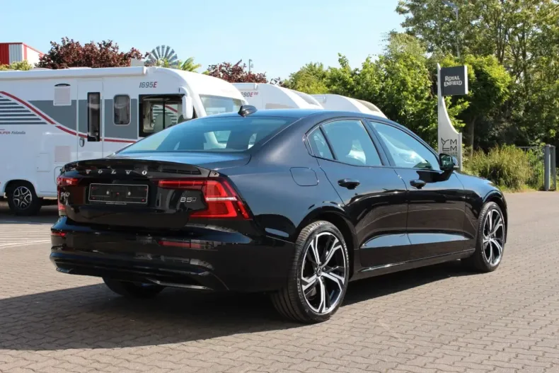 Volvo S60 din 2023 cu 10.500 km - oferta VOL152978 - foto 3