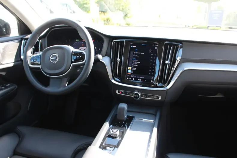 Volvo S60 din 2023 cu 10.500 km - oferta VOL152978 - foto 9