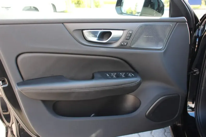 Volvo S60 din 2023 cu 10.500 km - oferta VOL152978 - foto 11