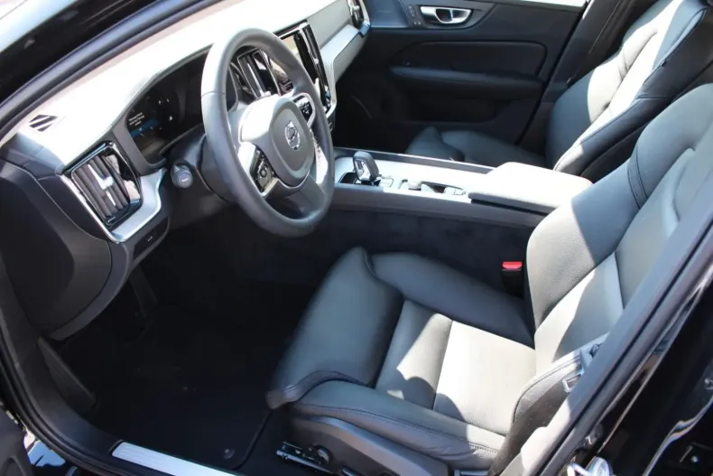 Volvo S60 din 2023 cu 10.500 km - oferta VOL152978 - foto 12