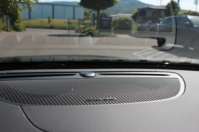 Volvo S60 din 2023 cu 10.500 km - oferta VOL152978 - foto 24