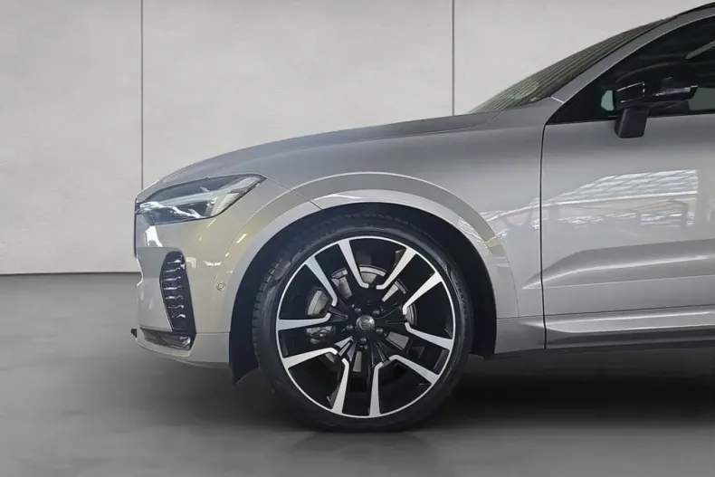 Volvo XC60 din 2022 cu 22.490 km - oferta VOL152979 - foto 6