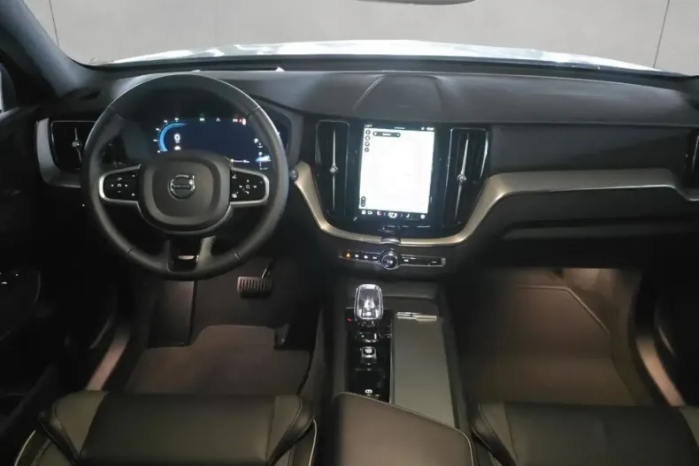 Volvo XC60 din 2022 cu 22.490 km - oferta VOL152979 - foto 11