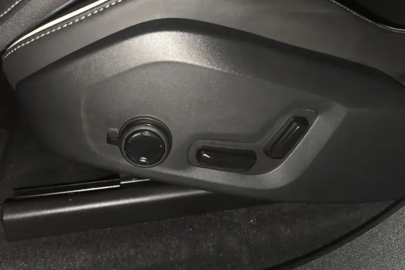 Volvo XC60 din 2022 cu 22.490 km - oferta VOL152979 - foto 20