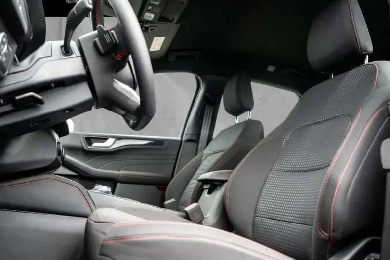 Ford Kuga din 2024 cu 9.650 km - oferta FOR152981 - foto 6