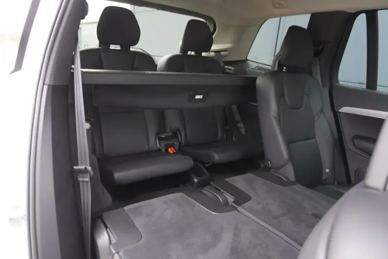 Volvo XC90 din 2021 cu 43.300 km - oferta VOL152982 - foto 19