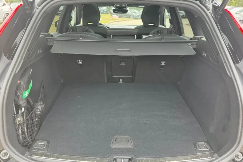 Volvo XC60 din 2024 cu 32.546 km - oferta VOL152983 - foto 9