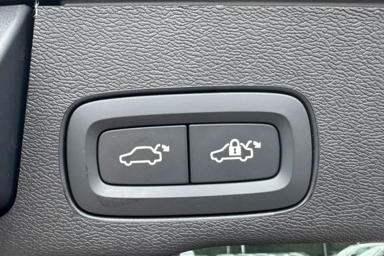 Volvo XC60 din 2024 cu 32.546 km - oferta VOL152983 - foto 11