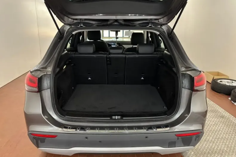 Mercedes-Benz GLA 180 din 2022 cu 60.136 km - oferta MER152984 - foto 5