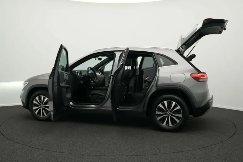 Mercedes-Benz GLA 180 din 2021 cu 97.556 km - oferta MER152989 - foto 10