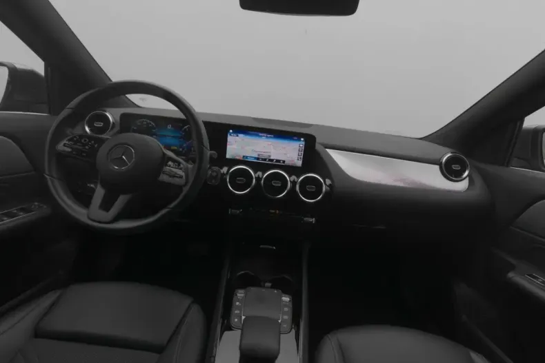 Mercedes-Benz GLA 180 din 2021 cu 97.556 km - oferta MER152989 - foto 12