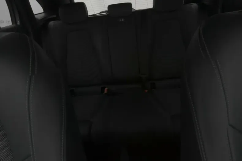 Mercedes-Benz GLA 180 din 2021 cu 97.556 km - oferta MER152989 - foto 16