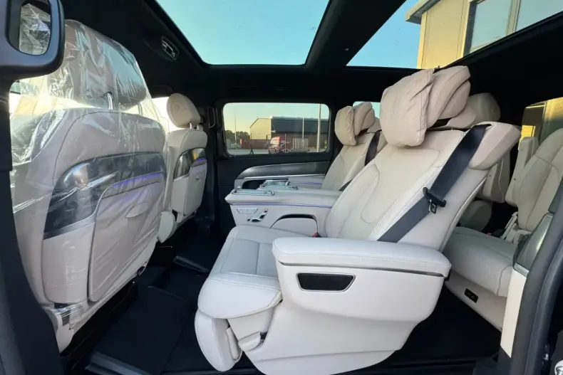 Mercedes-Benz V 300 din 2025 cu 10 km - oferta MER152990 - foto 5