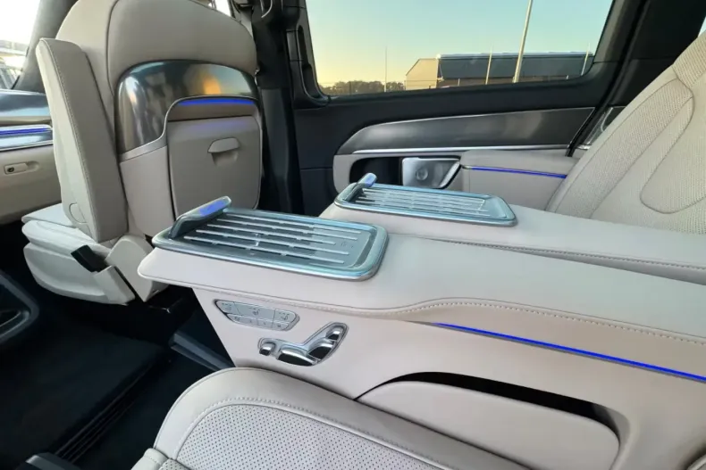 Mercedes-Benz V 300 din 2025 cu 10 km - oferta MER152990 - foto 8