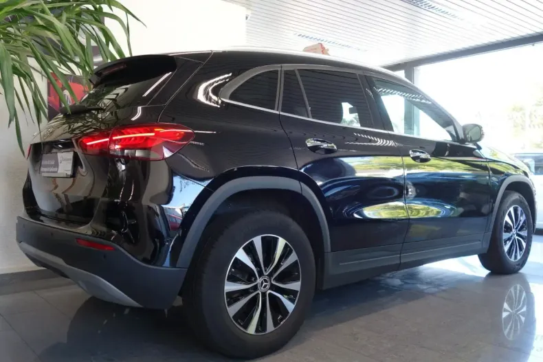 Mercedes-Benz GLA 180 din 2022 cu 100.000 km - oferta MER152991 - foto 3