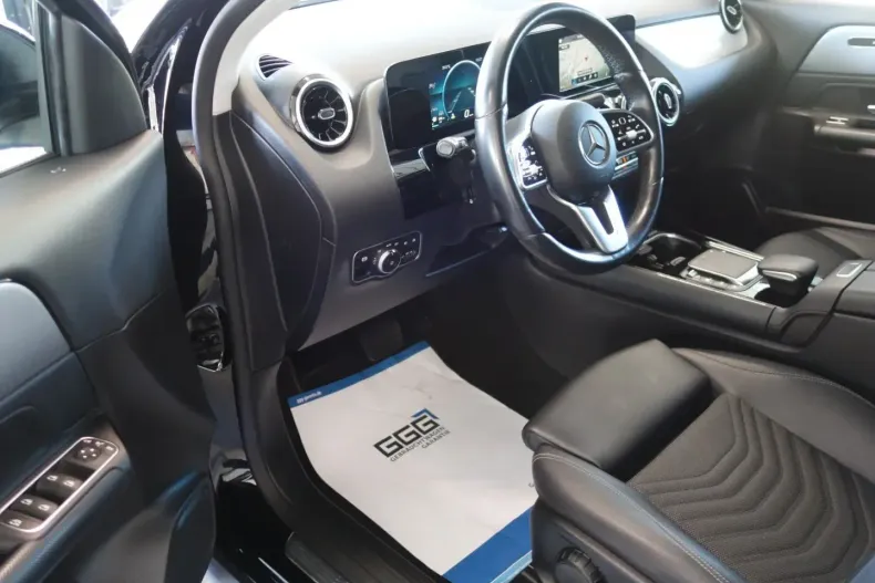 Mercedes-Benz GLA 180 din 2022 cu 100.000 km - oferta MER152991 - foto 11