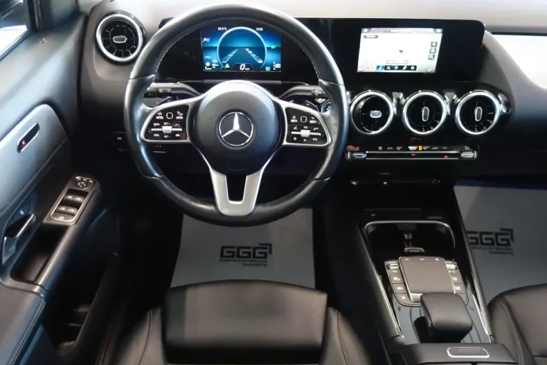 Mercedes-Benz GLA 180 din 2022 cu 100.000 km - oferta MER152991 - foto 16