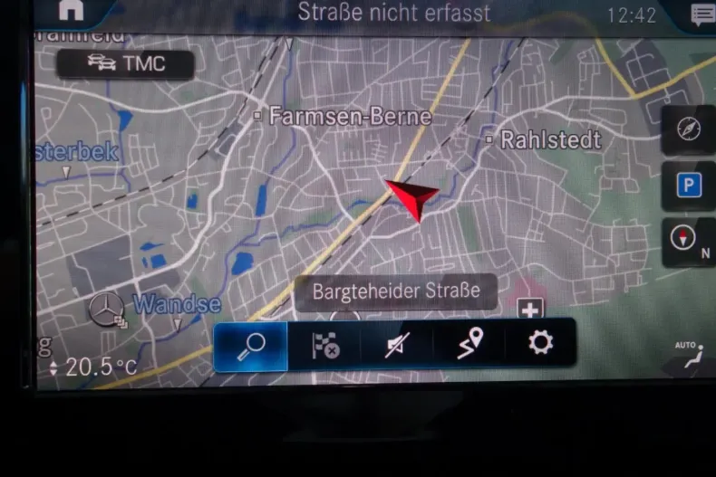 Mercedes-Benz GLA 180 din 2022 cu 100.000 km - oferta MER152991 - foto 26