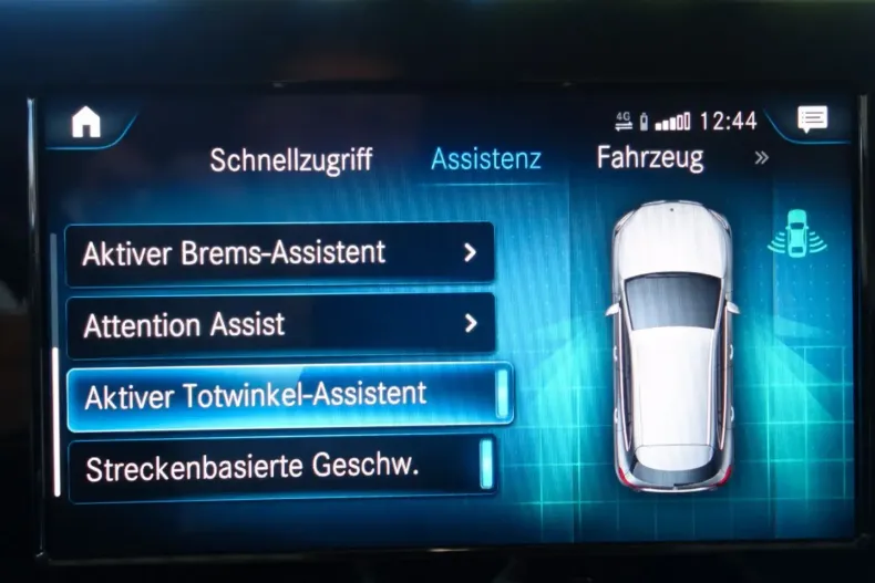 Mercedes-Benz GLA 180 din 2022 cu 100.000 km - oferta MER152991 - foto 28