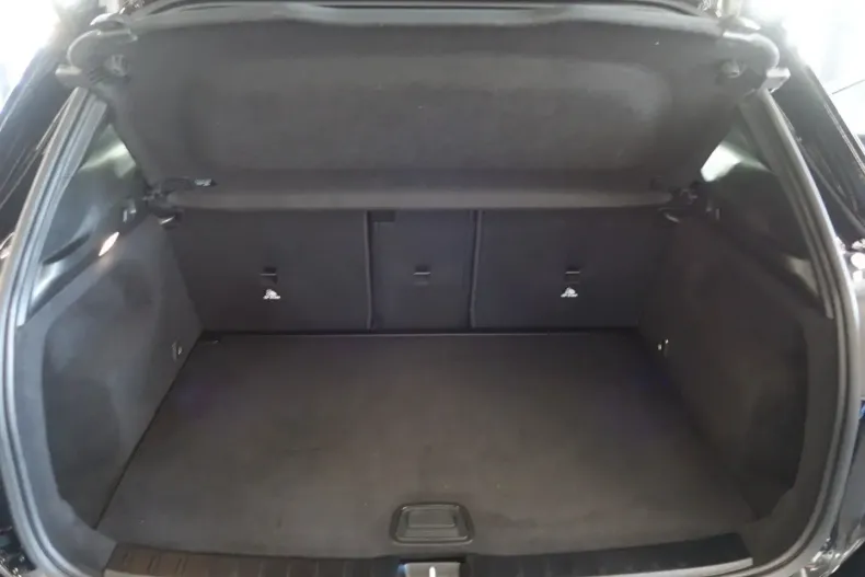 Mercedes-Benz GLA 180 din 2022 cu 100.000 km - oferta MER152991 - foto 36