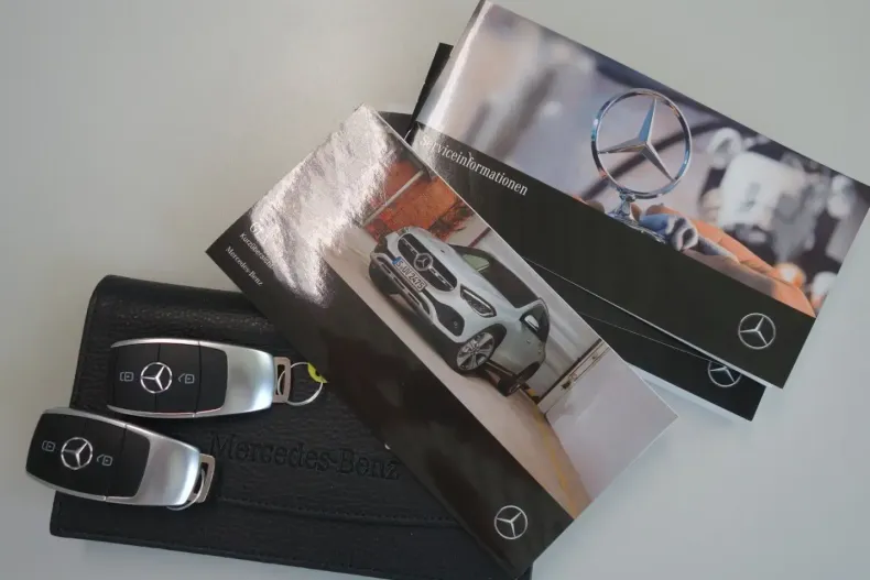 Mercedes-Benz GLA 180 din 2022 cu 100.000 km - oferta MER152991 - foto 37