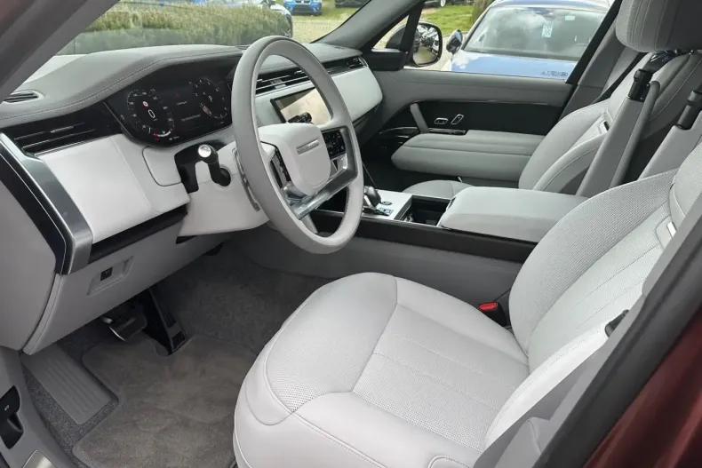 Land Rover Range Rover din 2024 cu 1.900 km - oferta LAN152994 - foto 4