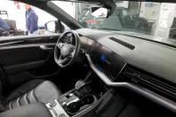 Volkswagen Touareg din 2022 cu 58.221 km - oferta VOL152996 - foto 3