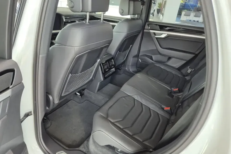 Volkswagen Touareg din 2022 cu 87.822 km - oferta VOL152997 - foto 10