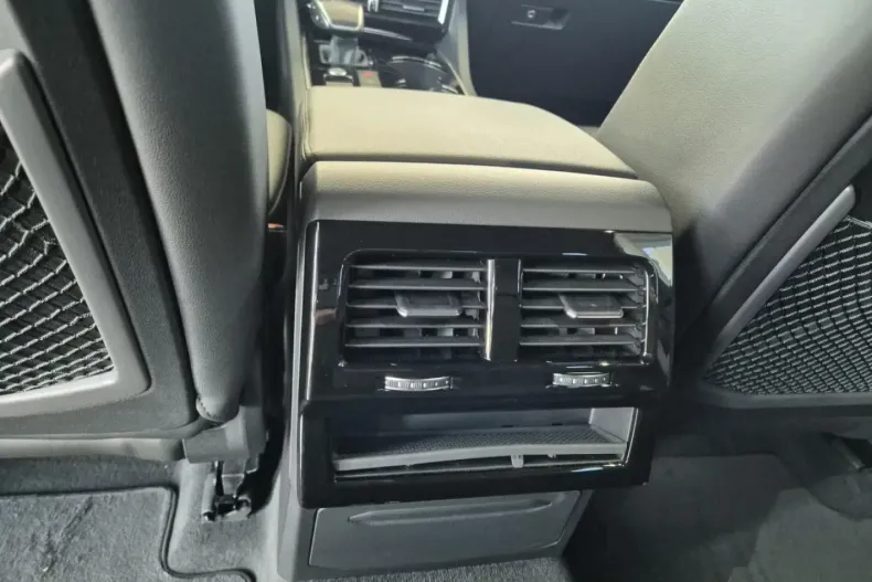 Volkswagen Touareg din 2022 cu 87.822 km - oferta VOL152997 - foto 11