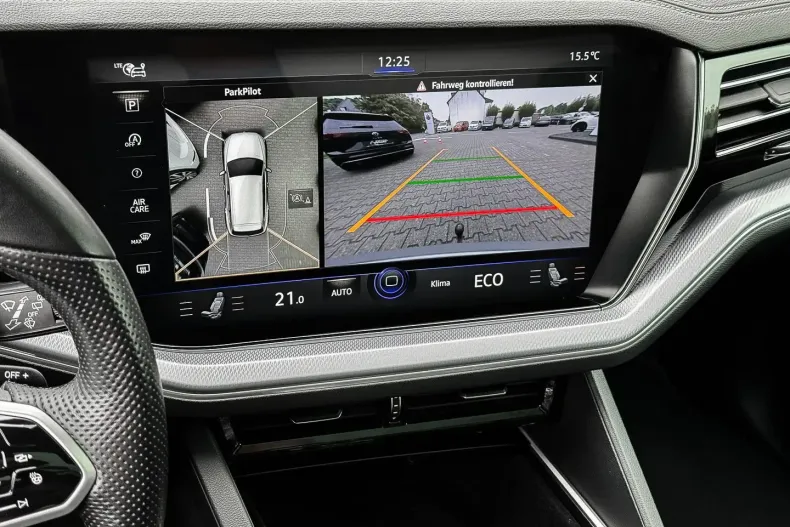 Volkswagen Touareg din 2022 cu 82.870 km - oferta VOL152999 - foto 3