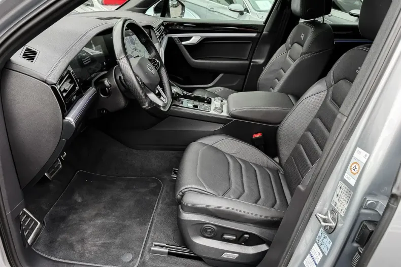 Volkswagen Touareg din 2022 cu 82.870 km - oferta VOL152999 - foto 6