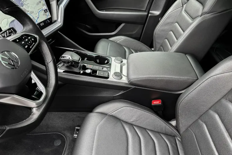 Volkswagen Touareg din 2022 cu 82.870 km - oferta VOL152999 - foto 7