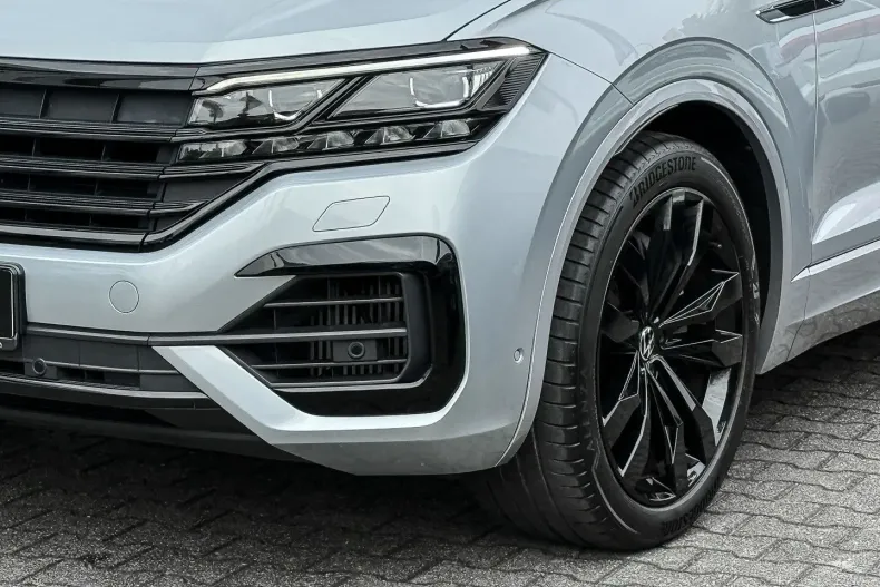 Volkswagen Touareg din 2022 cu 82.870 km - oferta VOL152999 - foto 17