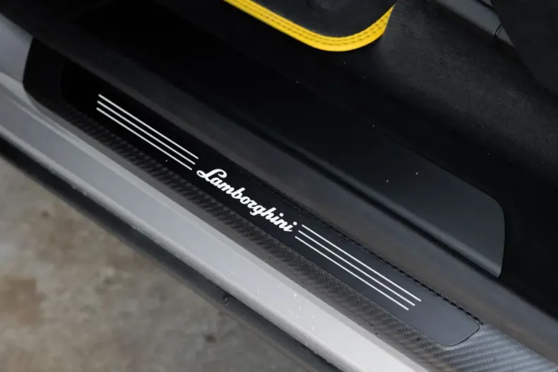 Lamborghini Urus din 2023 cu 19.990 km - oferta LAM153030 - foto 17