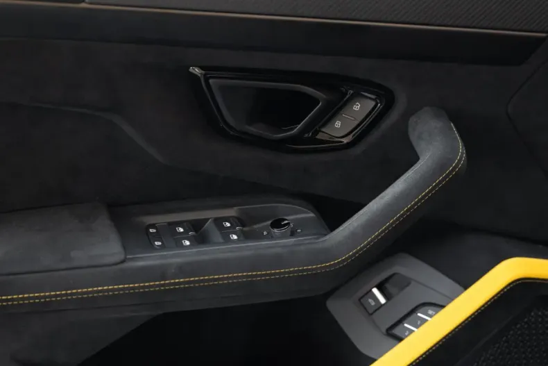 Lamborghini Urus din 2023 cu 19.990 km - oferta LAM153030 - foto 18