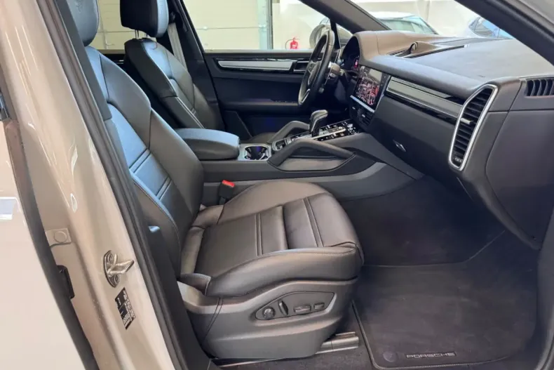 Porsche Cayenne din 2023 cu 32.000 km - oferta POR153036 - foto 16