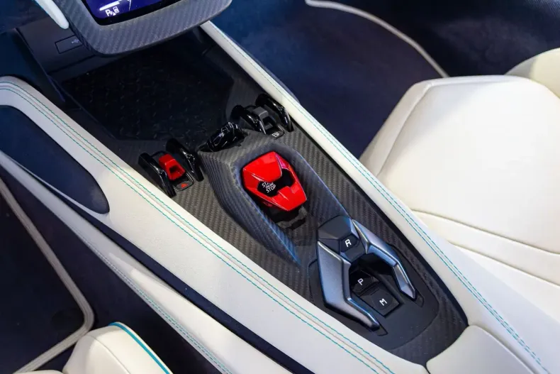 Lamborghini Revuelto din 2024 cu 3.100 km - oferta LAM153039 - foto 24